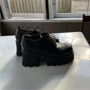 Sleek Black Platform Lace-Up Women's Shoes